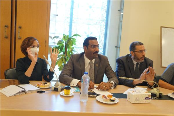 "غرفة الإسكندرية" تناقش تطوير حلقة السمك بمنطقة الأنفوشي