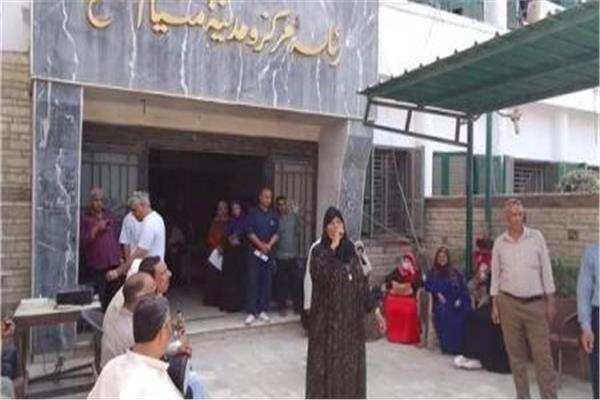  أهالي قرية السريرية بالمنيا 