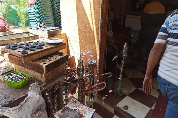 ضبط مقاهي تقدم الشيشة للمواطنين