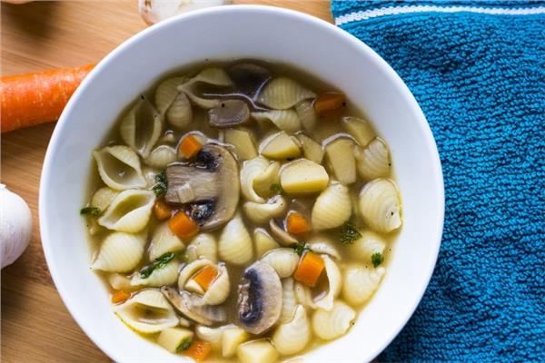 شوربة الفطر بالمكرونة - صورة ارشيفية