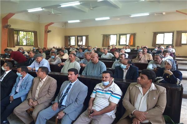 نقابة الفلاحين تكرم ممثلي المجلس القومي للمرأة و الرائدات الريفيات في عيد الفلاح ال٦٩
