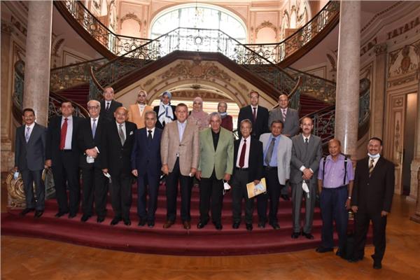 اجتماع مجلس كلية الآثار بجامعة عين شمس   