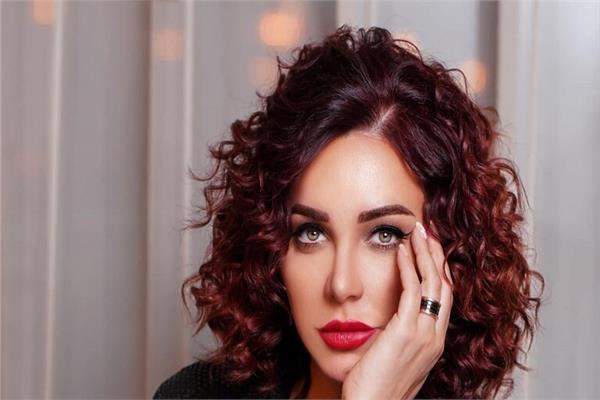 الفنانة سلاف فواخرجي