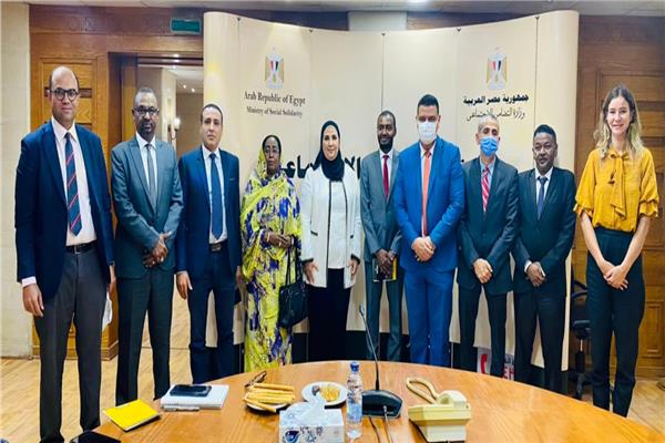 وزيرة التضامن الاجتماعي خلال استقبالها للوفد