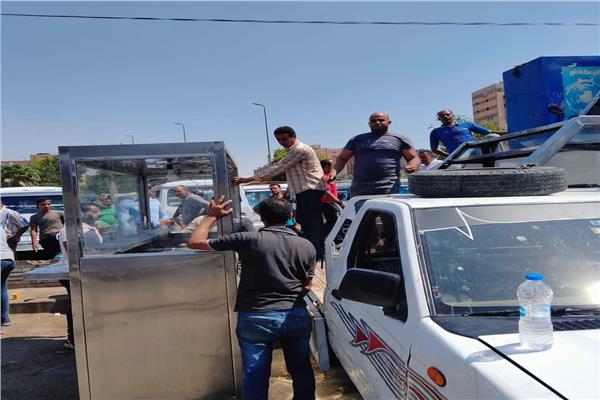 انضباط موقفي المنيب والعاشر ورفع الإشغالات بجنوب الجيزة 