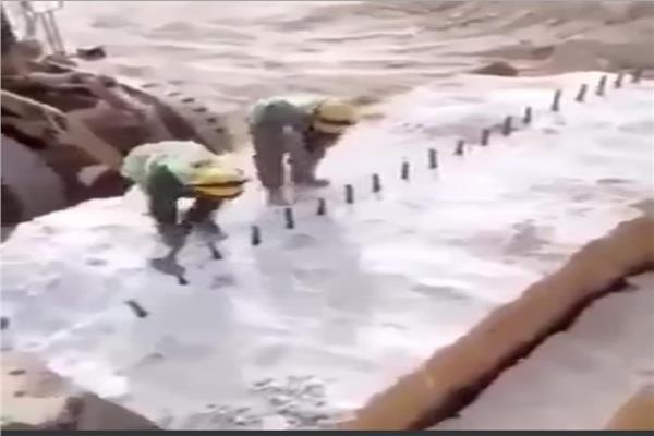 عاملان مصريان أعادوا عظمة الأجداد