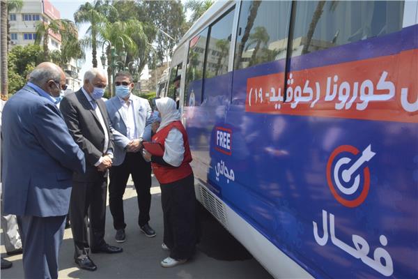 محافظ الجيزة أثناء تدشين حملة معًا نطمئن سجل الآن