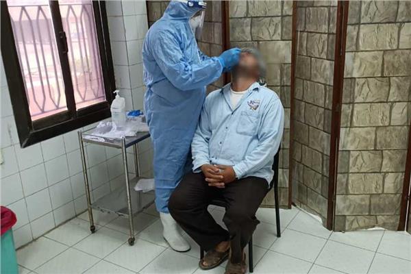 استمرار عمل مسحات للمواطنين للكشف عن فيروس كورونا