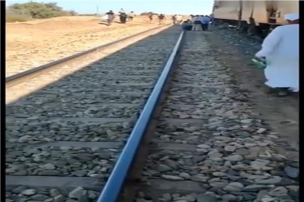 سحب قطار ركاب تعطل بخط "السويس_ الاسماعيلية" وعودة الحركة لطبيعتها 