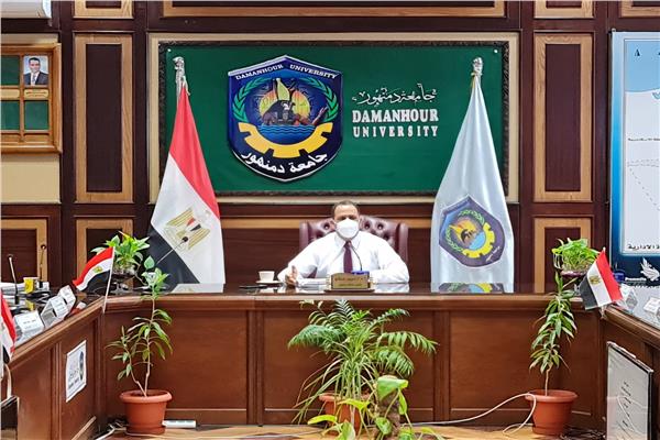 رئيس جامعة دمنهور : المشروعات الرئاسية نموذج عمل يحتذى به