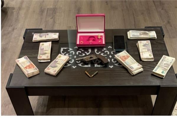 سقوط رواد البنوك بالشروق 
