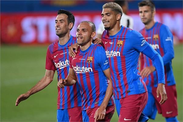 لاعبي برشلونة 