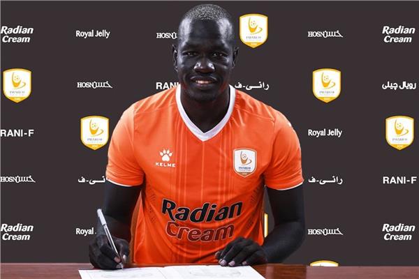 فاركو يعلن التعاقد مع السوداني سيف تيري لمدة 3 مواسم 