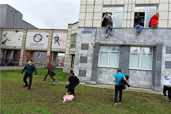 صورة من جامعة بيرم الروسية أثناء إطلاق النار