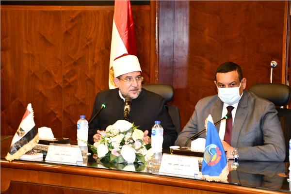 الدكتور محمد مختار جمعة وزير الأوقاف خلال لقاءه بقيادات الدعوة وأئمة الأوقاف بالبحيرة