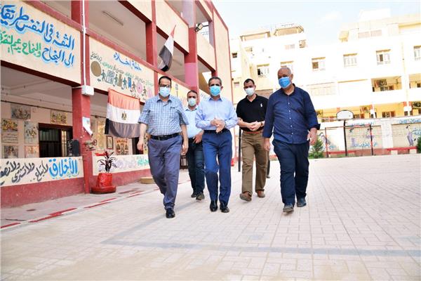 محافظ الغربية يتفقد مدارس سمنود وطنطا إستعداداً للعام الدراسي الجديد 