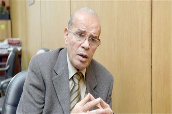  الدكتور أحمد يوسف رئيس مركز بحوث الصحراء الأسبق