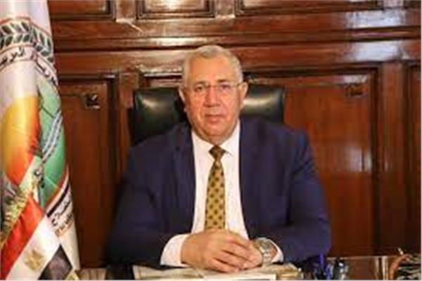 السيد القصير وزير الزراعة صورة ارشيفية