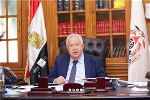 نقيب المحامين  رجائي عطية