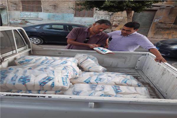 حملات تموينية بالإسكندرية لضبط السلع المدعمة المباعة بالسوق السوداء