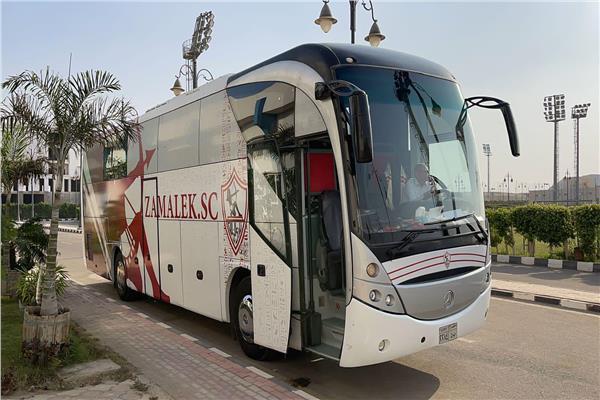 حافلة الزمالك تصل «الدفاع الجوي» 