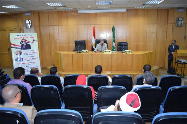 محافظ المنيا يكلف السكرتير العام بمتابعة مشروع "تسريع الاستجابة المحلية للقضية السكانية"
