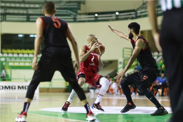 «رجال سلة الأهلي» يفوز على شعب حضرموت في البطولة العربية