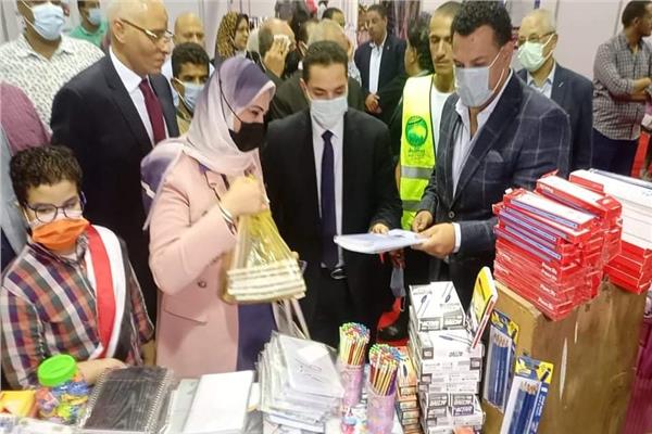 مستقبل وطن المنيا يفتتح معارضه لبيع المستلزمات الدراسية بأسعار مخفضة