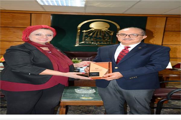 رئيس جامعة أسيوط 