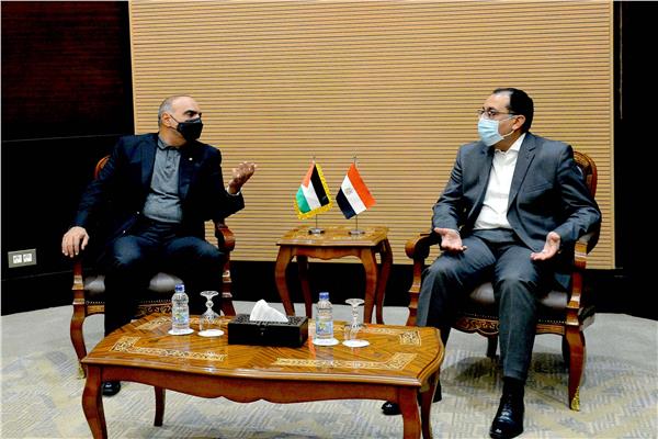 د. مصطفى مدبولي، رئيس الوزراء خلال استقبال نظيره الأردني الدكتور بشر الخصاونة