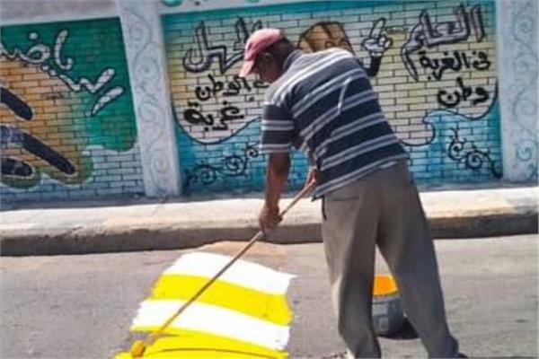 دهان مطبات شوارع مدينة القصير