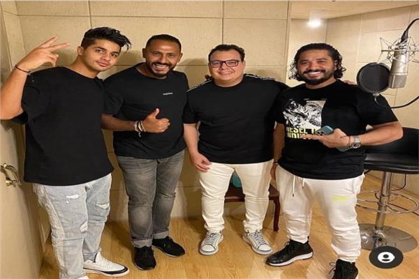 مصطفى حجاج وعنبه