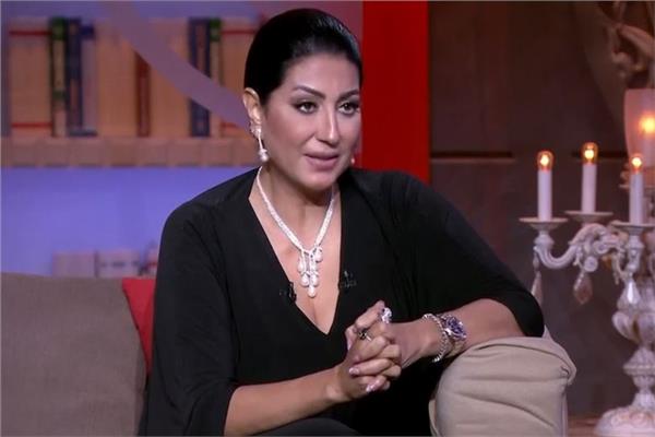 وفاء عامر