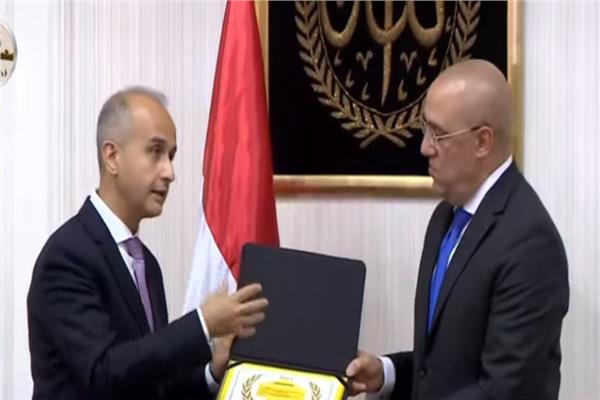 وزير الاسكان
