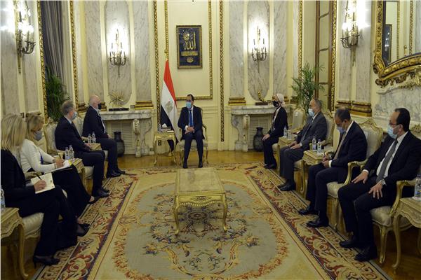 رئيس الوزراء يلتقى النائب التنفيذي الأول لرئيس المفوضية الأوروبية