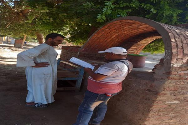 خلال حملة توعية بقرية الكلح غرب بمركز ادفو 