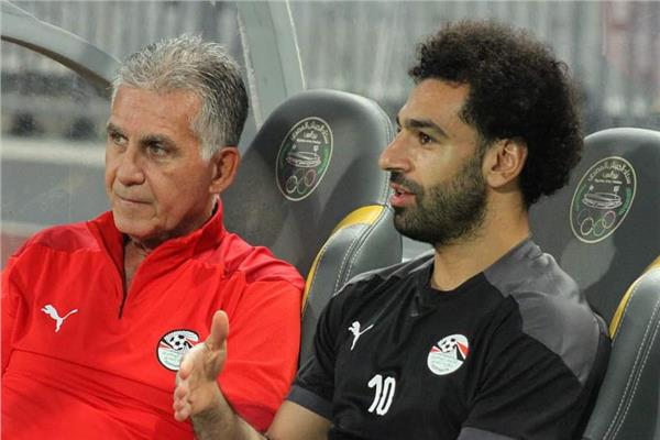 صلاح وكيروش خلال مران المنتخب 