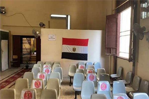 مدارس مصر القديمة تتزين بالعلم المصري