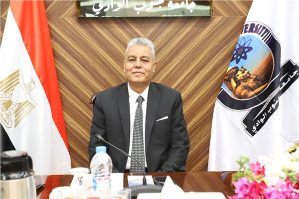 الدكتور يوسف غرباوي رئيس جامعة جنوب الوادي