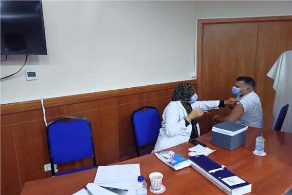 إستمرار تطعيم المواطنين بلقاح كورونا