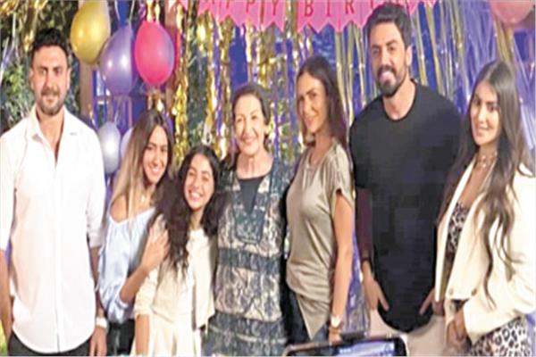  نادين وليلى عز العرب وهند عبد الحليم واسلام جمال وهدى الاتربى فى «عائلة جيجى»