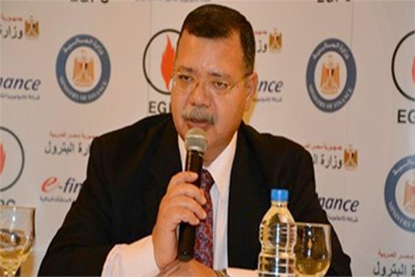 المهندس حمدي عبد العزيز المتحدث باسم وزارة البترول