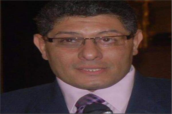 نقيب السياحيين الدكتور باسم حلقة .