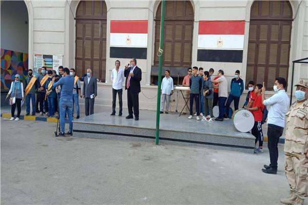 مدير مدرسة السعيدية للطلاب : لا يسمح للطالب بدخول الفصل بدون ارتداء الكمامة