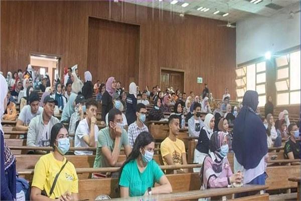  الطلاب الجدد والقدامى بالعام الجديد ٢٠٢١ / ٢٠٢٢ 