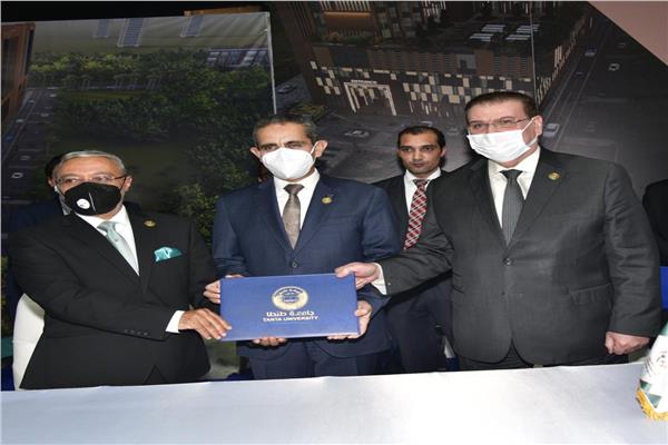 محافظ الغربية ورئيس جامعة طنطا  