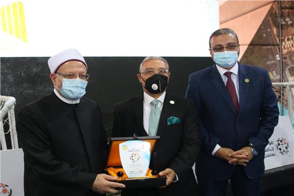 الدكتور شوقي علام
