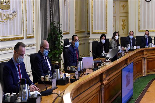 رئيس الوزراء يستعرض عناصر المبادرة الرئاسية "حياة كريمة" مع شركاء التنمية    