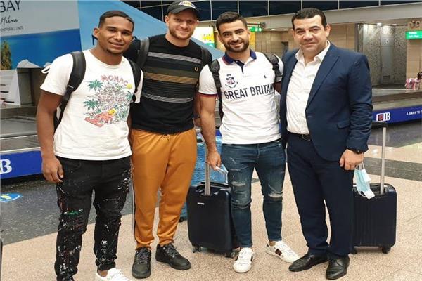 المثلوثي والجزيري في مطار القاهرة