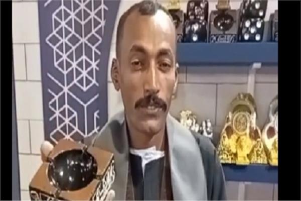 أيوب القاضي صاحب تريد "الطفاية دي"